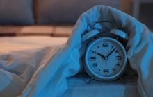 Чому ви досі виснажені після 8 годин сну: експерт назвав справжні причини