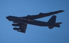 Американський бомбардувальник B-52 побачили з новими ядерними ракетами (фото)