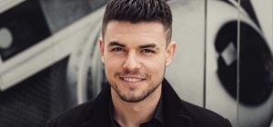 Відомий український співак показав, який вигляд мав у студентські роки (фото)