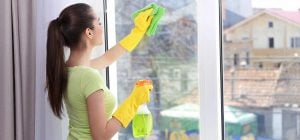 Натирать окна газетами - пережиток "совка": как вымыть окна до блеска с первого раза