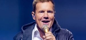 Доболтался: суперзвезде 1980-х отменили концерты из-за чрезмерной любви к России