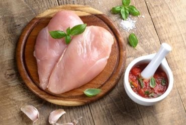 "Производители работают в убыток": эксперт предупредил украинцев об изменении цен на курицу