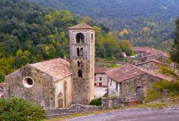 В Іспанії є неймовірне селище, яке ніби "застигло в часі": що у ньому особливого