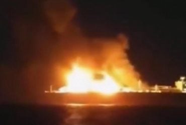 В Средиземном море горит танкер под флагом РФ, не исключена атака Украины, - Reuters (видео)