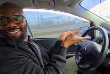 Американець купив найгірший електромобіль і був здивований його запасом ходу (відео)