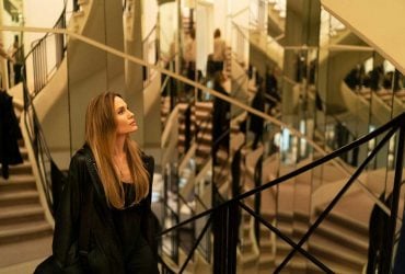 Кутюр: обзор душевной драмы с Анджелиной Джоли о судьбах людей по ту сторону модной индустрии