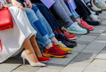 Эксперт по путешествиям советует туристам всегда оставлять обувь в сейфе отеля: в чем причина