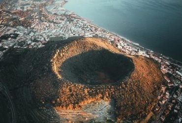 Мощное землетрясение сотрясло Италию: просыпается опасный вулкан