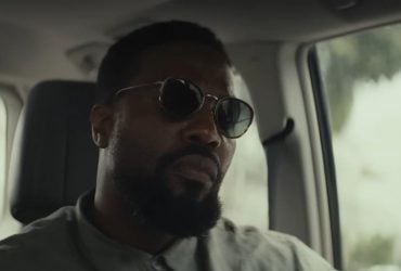 Netflix показав перший трейлер екшн-серіалу Гнів з зіркою Аквамена в головній ролі