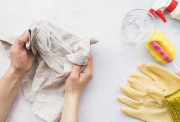 Как постирать кухонные полотенца в пакете: простой лайфхак за 10 минут