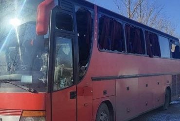 РФ ударила дроном по рейсовому автобусу в Харьковской области: есть погибший и раненые