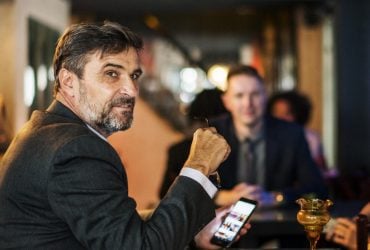 Они из другой лиги: 9 аспектов, в которых мужчины поколения X превосходят зумеров