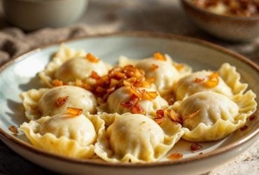 Почему пельмени нельзя бросать в кипяток: вы делаете это зря