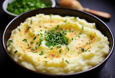 Пюре будет пышным и без комочков: что добавить в самом конце