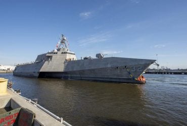 Ключові протимінні кораблі США опинилися за тисячі кілометрів від Ормузької протоки