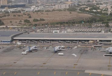 Возник пожар: международный аэропорт Дубая приостановил полеты из-за иранского дрона