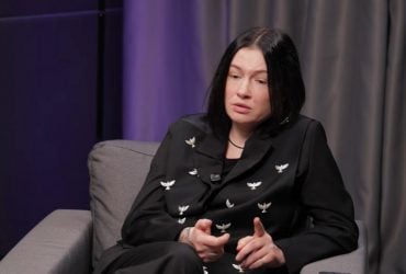 Известная певица сделала неожиданный прогноз об окончании войны в Украине