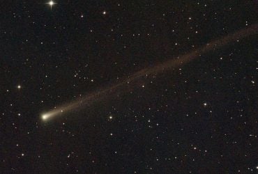 Телескоп Хаббл чудом успел поймать момент взрыва известной кометы