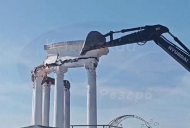 Россияне сносят знаменитое сооружение в оккупированном Крыму