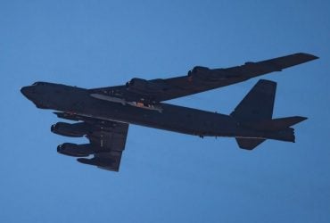 Американський бомбардувальник B-52 побачили з новими ядерними ракетами (фото)