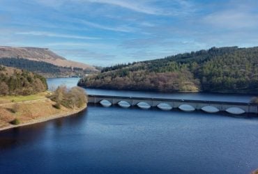 Похороненный под водой: в Англии есть необычная деревня, которая время от времени "оживает"