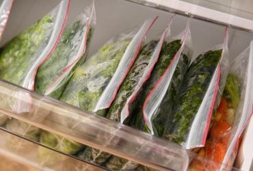 Як правильно заморозити зелень на зиму, щоб вона зберегла свій аромат і форму