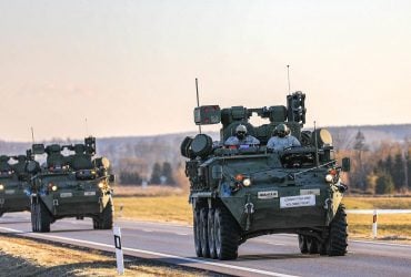 США создадут универсальную противодроновую систему, в которой будут РЛС, ракеты и РЭБ