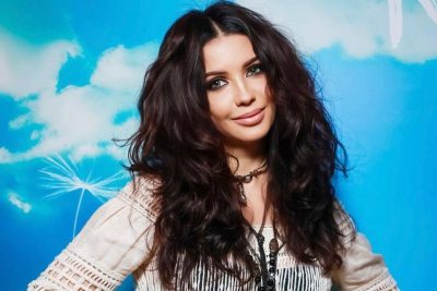 Зірка 2000-х вразила архівним фото: який вигляд мала cпівачка раніше