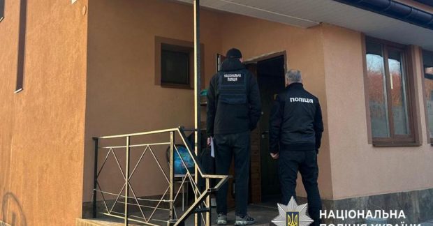 Поліція проводить масові обшуки у медзакладах по всій Україні
