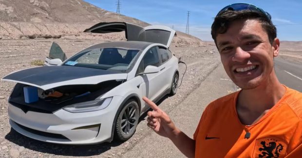 виживання з розрядженим акумулятором у пустелі