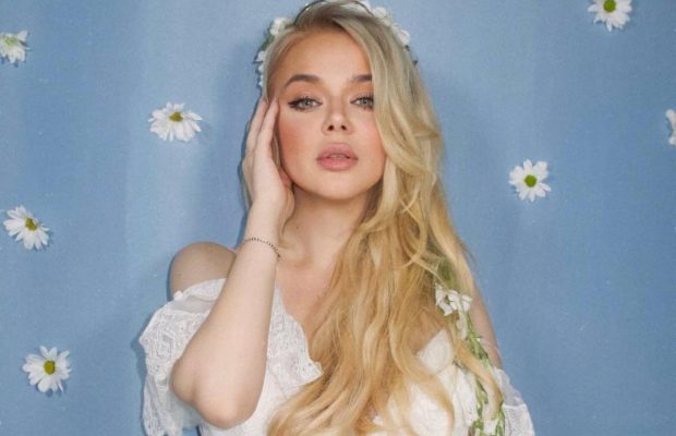 "Я наплакалась": беременная Гросу показала, как выбирала вещи для будущего сына (видео)