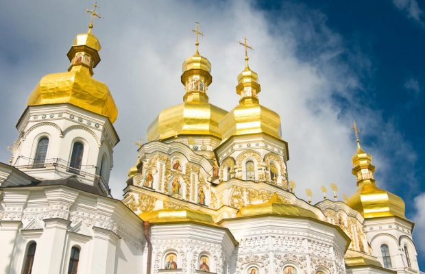 12 березня: церковне свято сьогодні, що за традицією кладуть у кутках дому для достатку