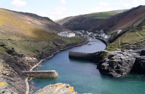 Насичене "відьмами": туристи розповіли про селище в Англії, яке має таємний світ магії