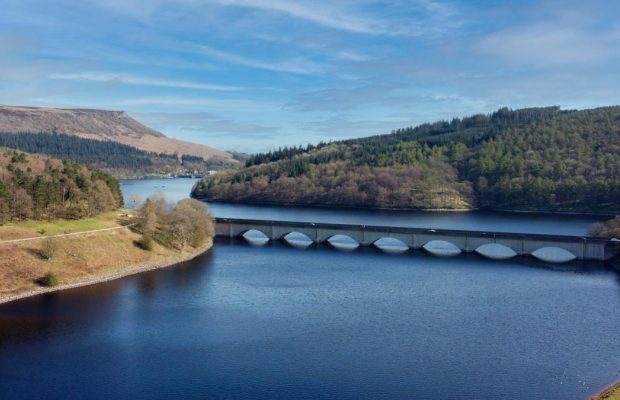 Поховали під водою: в Англії є надзвичайне селище, яке час від часу "оживає"