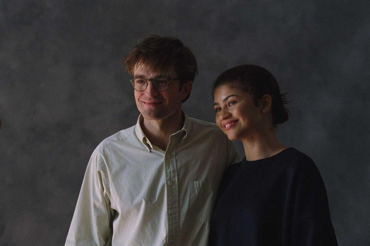 'Драма': обзор провокационного ромкома с Зендеей и Робертом Патинсоном