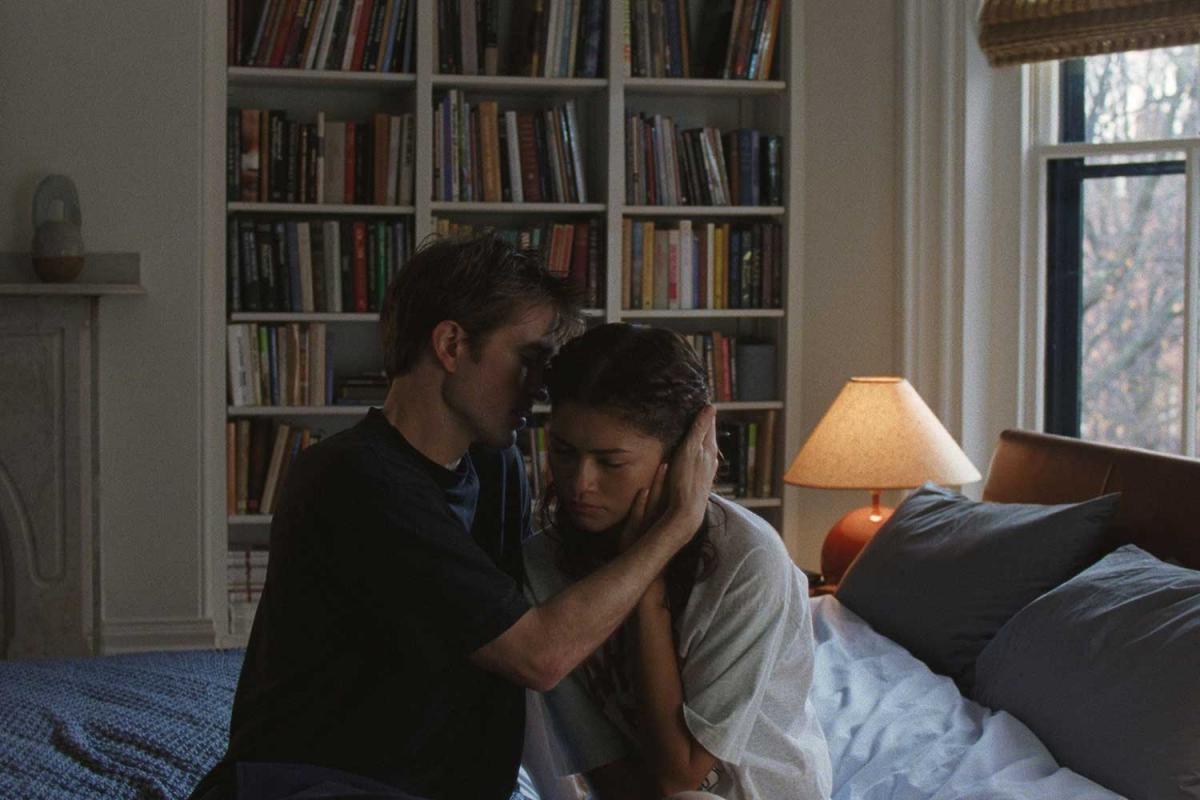 'Драма': обзор провокационного ромкома с Зендеей и Робертом Патинсоном