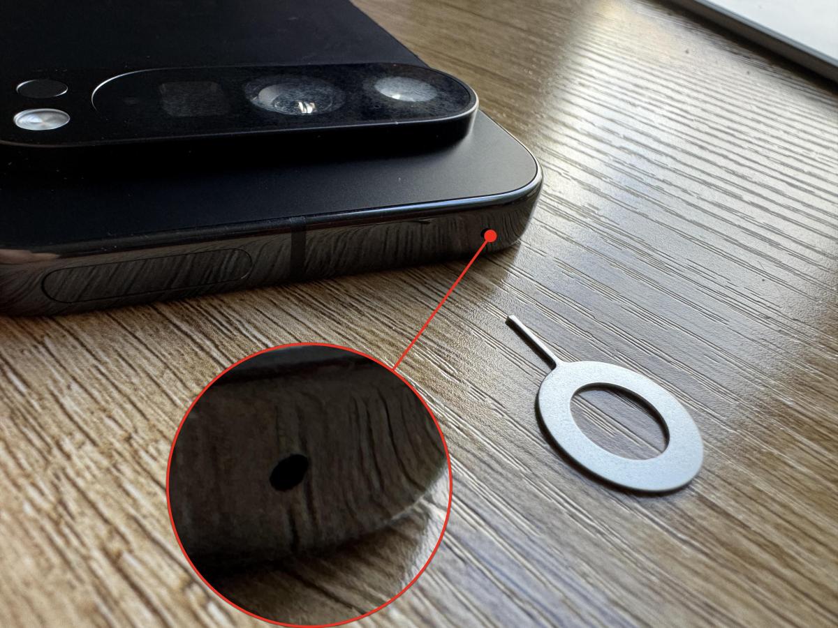 Майже кожен власник Pixel помічав цей отвір зверху – але не знає навіщо він там