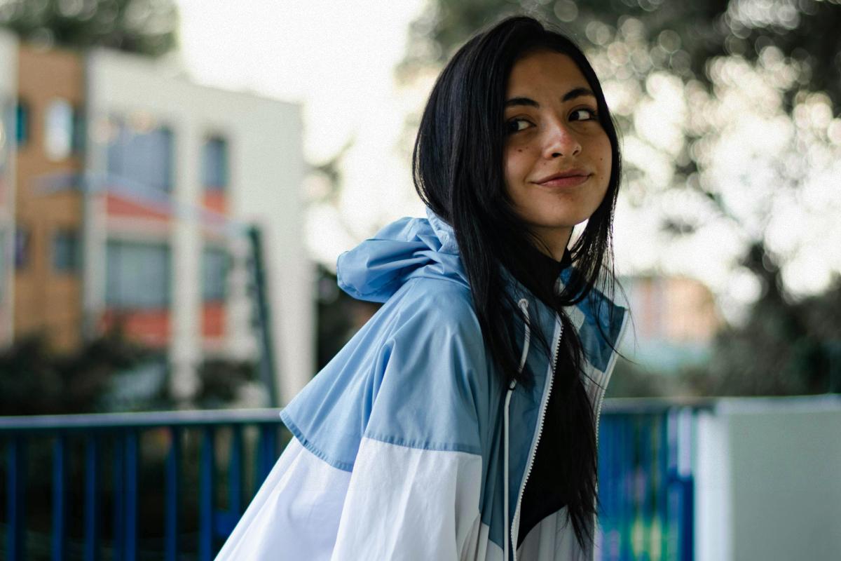 Что хорошо сочетается с ветровкой