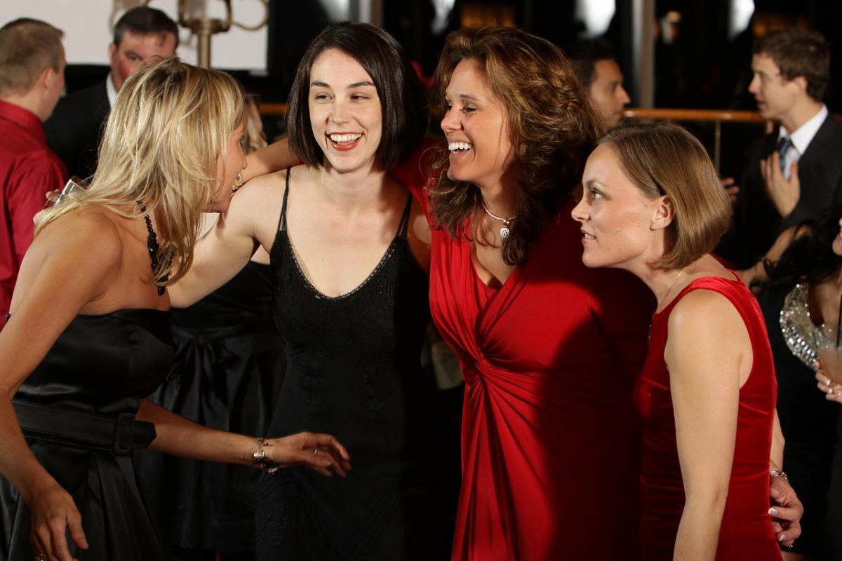 Как за несколько минут понять, что человек неискренен: 11 способов