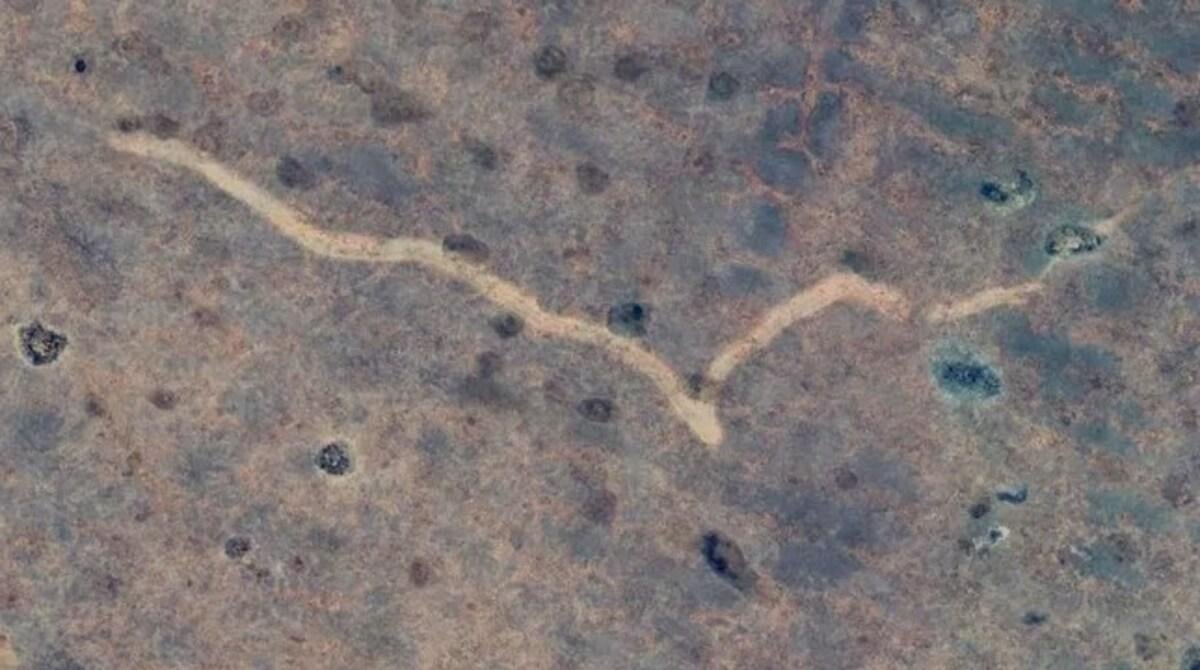 В пустыне Австралии обнаружен 11-километровый 'шрам': он озадачил ученых