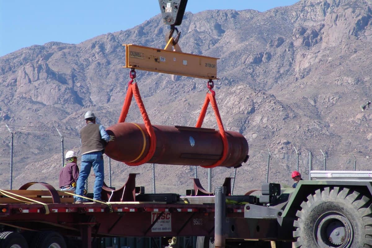 Пробивают 60 метров бетона: США и Израиль применили против Ирана 'цитадели гнева'