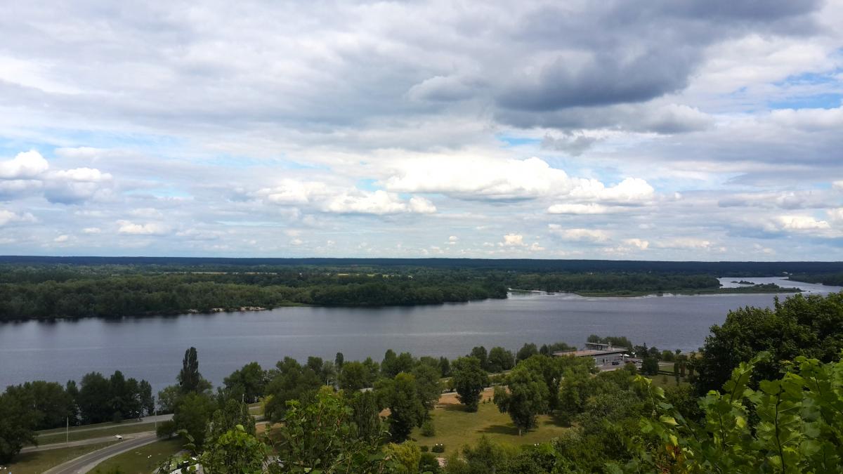 5 идей для весеннего путешествия на выходные по Украине: от сакур до Шевченко