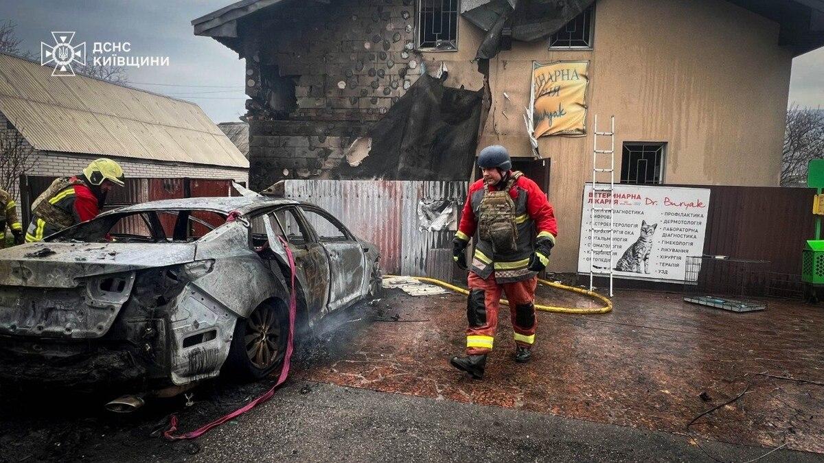 В Киевской области российский дрон попал в ветеринарную клинику: погибли животные