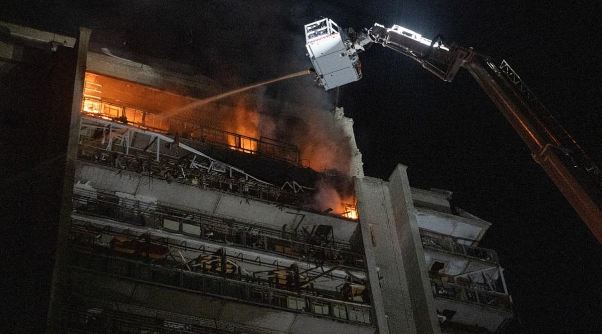 Росіяни вдарили по багатоповерхівці в Сумах, поранені 7 осіб, серед них є дитина