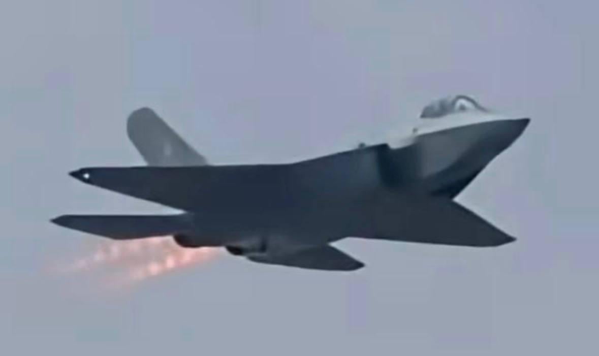 Избегают, как чумы: почему никто не покупает китайский истребитель-невидимку J-35