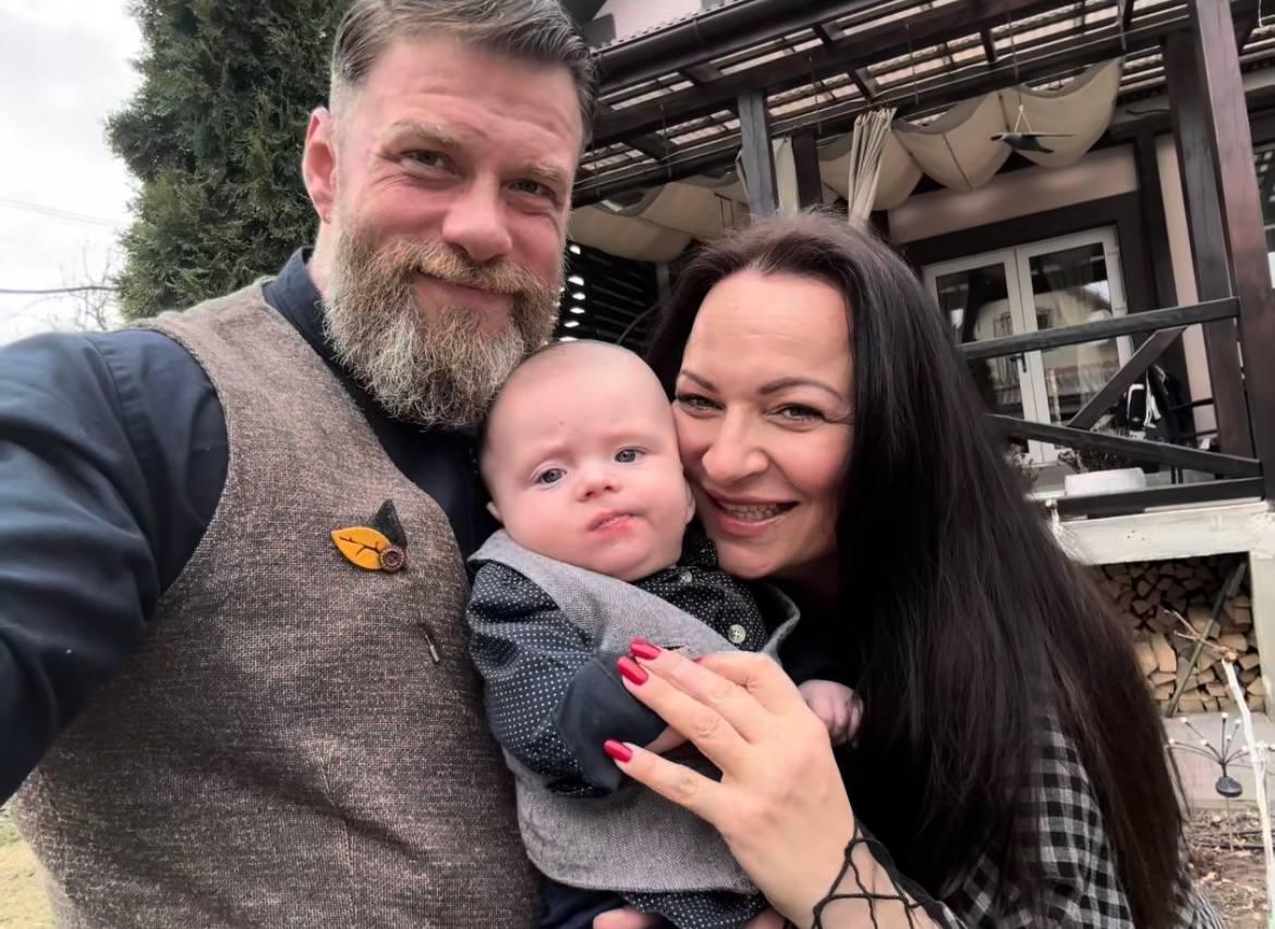 'Наше сияние': украинский актёр-воин показал 6-месячного сына (фото) 'Наше сияние': украинский актёр-воин показал 6-месячного сына (фото)