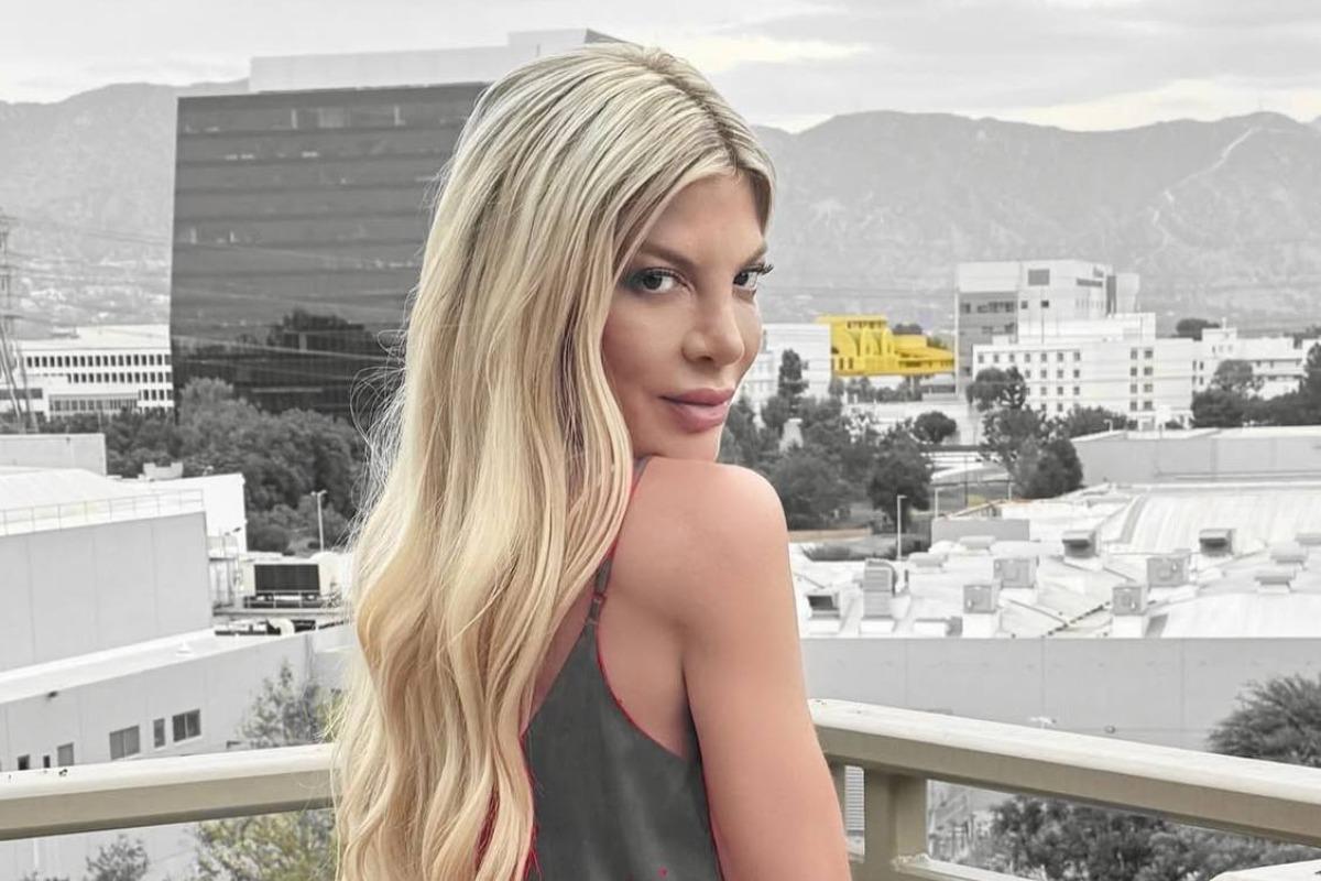 Звезда сериала 'Беверли-Хиллз' попала в аварию Звезда сериала 'Беверли-Хиллз' попала в аварию