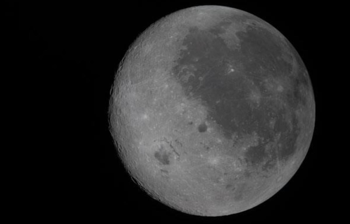 NASA показало зворотний бік Місяця (фото)