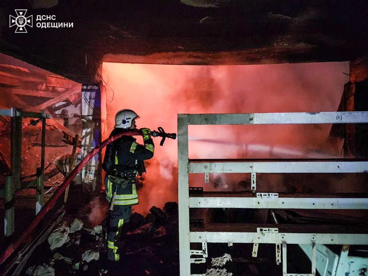 Россия массированно ударила по гражданской и портовой инфраструктуре Одесской области: что известно