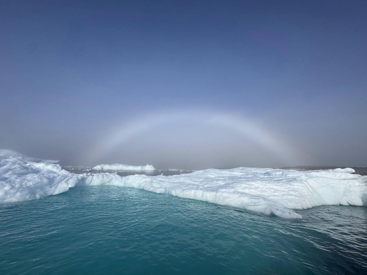 Українські полярники зафіксували білу веселку: чому зникли яскраві кольори (фото)